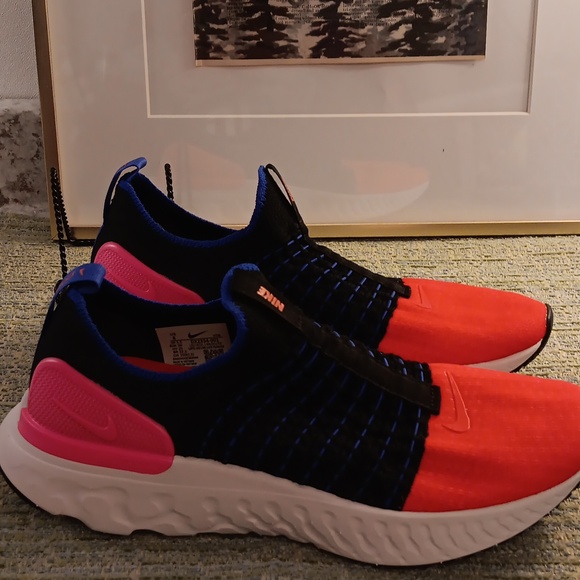 Nike React Phantom Flyknit 2 Slip On Sneakers Women size 8 - Picture 3 of 7